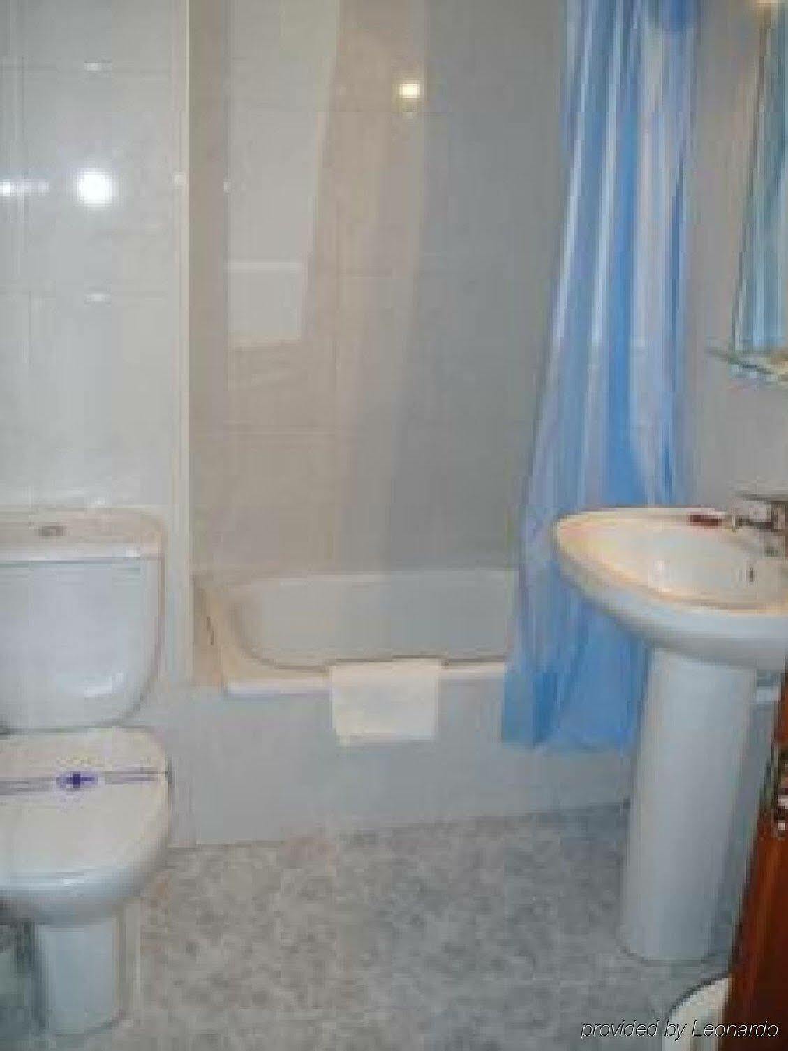 Hostal Uria Саламанка Экстерьер фото