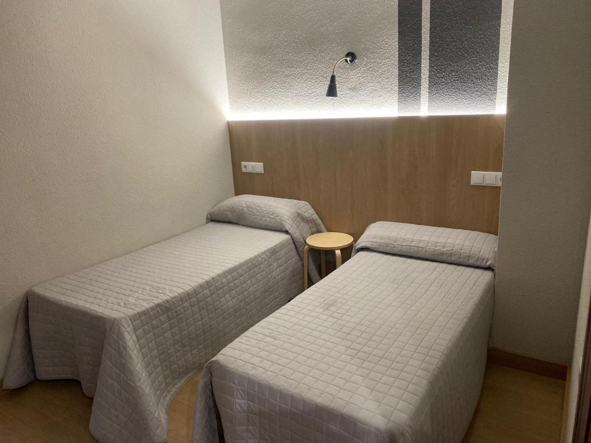 Hostal Uria Саламанка Экстерьер фото